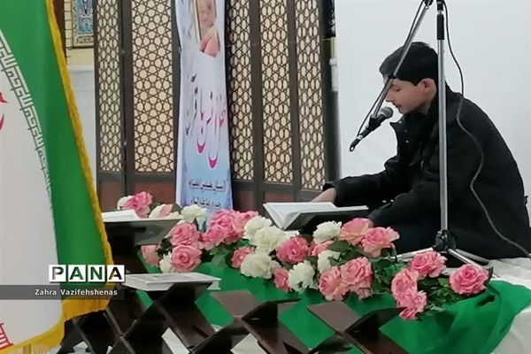 ‌برگزاری محفل انس با قرآن کریم در جوار امامزاده حمزه الرضا (ع) شهرستان شیروان