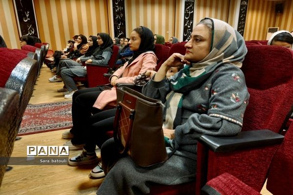 برگزاری همایش مشاوره دانش‌آموزان ‌در منطقه ۱۸