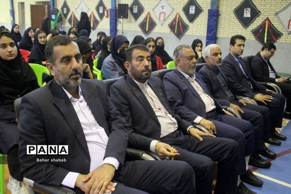 دانش‌آموزان بوشهری با شهید گمنام وداع کردند