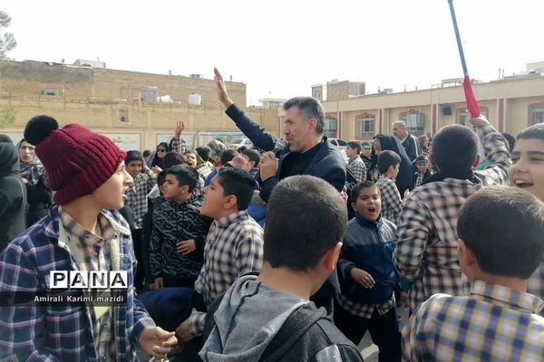 تشییع شهید گمنام در دبستان غنچه ها ولایت 2 ناحیه 3 شیراز