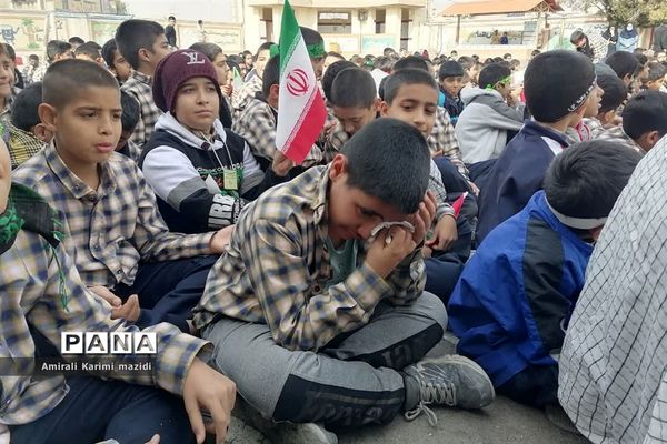 تشییع شهید گمنام در دبستان غنچه ها ولایت 2 ناحیه 3 شیراز