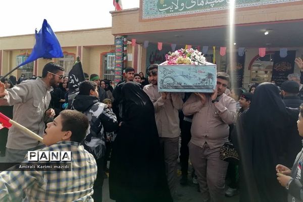 تشییع شهید گمنام در دبستان غنچه ها ولایت 2 ناحیه 3 شیراز