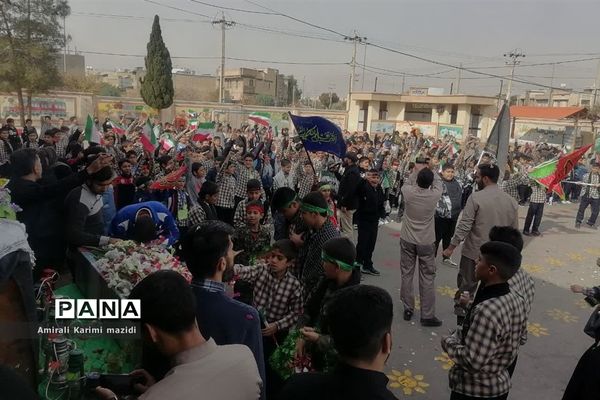 تشییع شهید گمنام در دبستان غنچه ها ولایت 2 ناحیه 3 شیراز