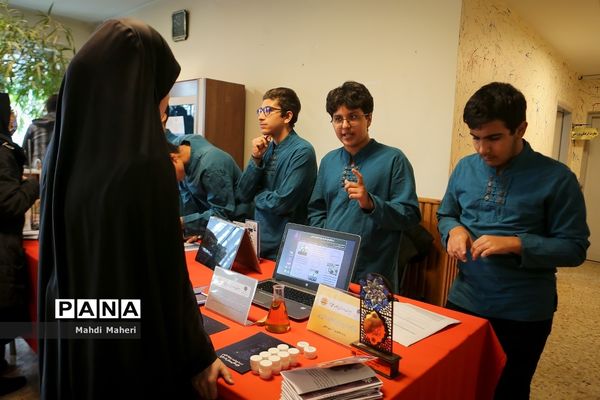 جشنواره ملی بزرگداشت پژوهشگران و فناوران برگزیده وزارت آموزش و پرورش