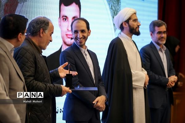 جشنواره ملی بزرگداشت پژوهشگران و فناوران برگزیده وزارت آموزش و پرورش