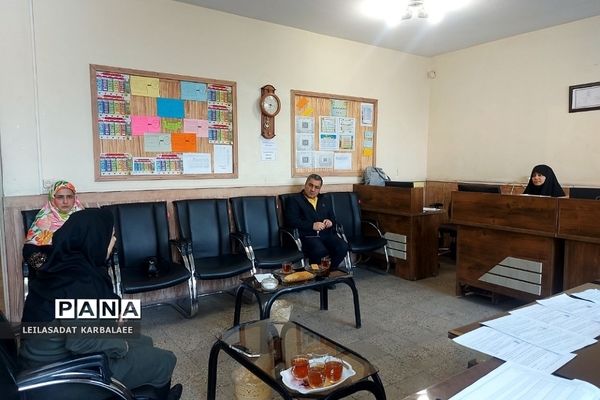 بازدید کارشناسان حوزه پرورشی از مدارس کهریزک