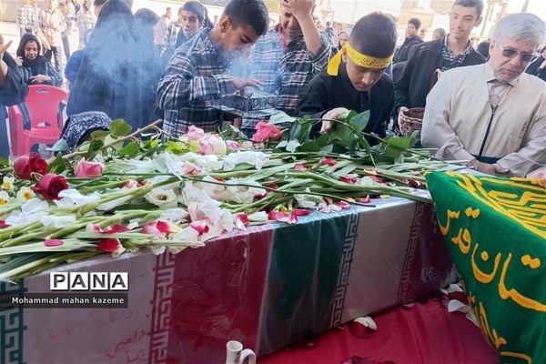 مراسم تشییع شهدای گمنام در دبیرستان امیرکبیر ناحیه یک شیراز