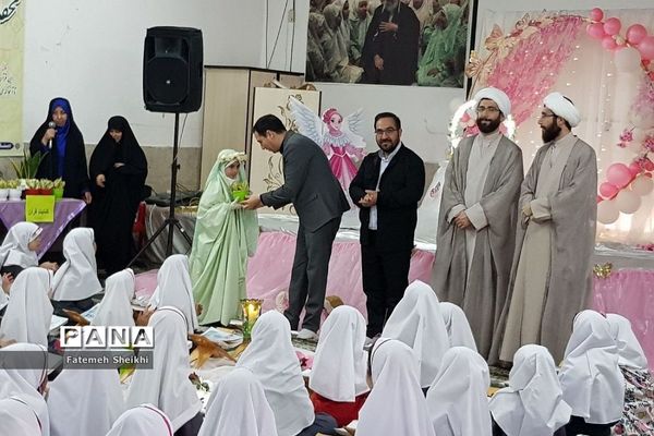 محفل انس با قرآن در دبستان پیام‌نور شهریار