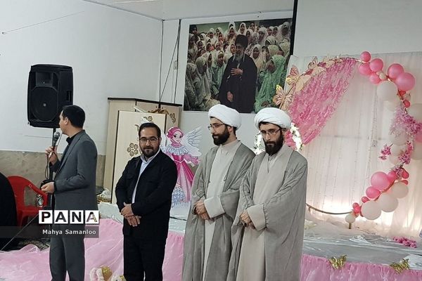 محفل انس با قرآن در دبستان پیام‌نور شهریار