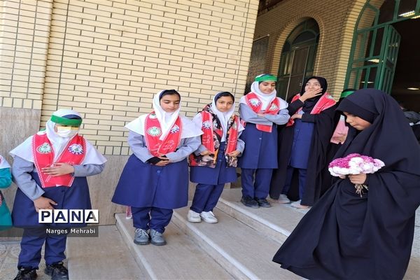 استقبال مردم شهر سورمق از پیکر مطهر شهید گمنام