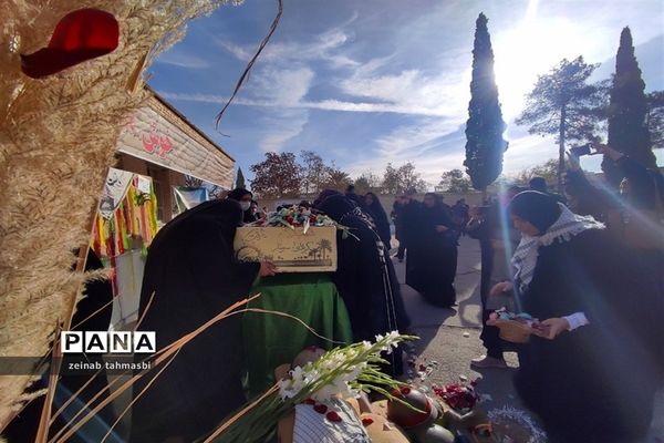 آیین استقبال و تشییع شهید گمنام در مدارس شهرستان سروستان