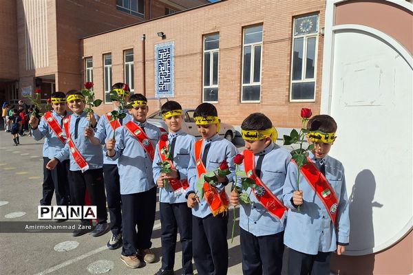 تشییع شهید گمنام در دبستان معارف 6 ناحیه 3 شیراز