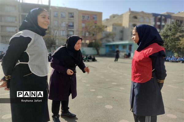 مسابقه داژبال در مدرسه عطیه ۲ شهرستان ملارد