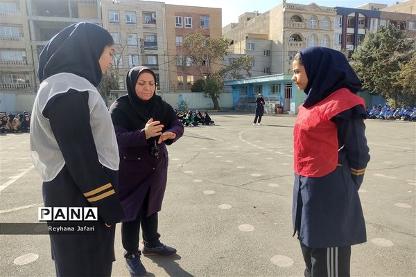 مسابقه داژبال در مدرسه عطیه ۲ شهرستان ملارد