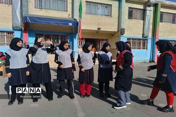 مسابقه داژبال در مدرسه عطیه ۲ شهرستان ملارد