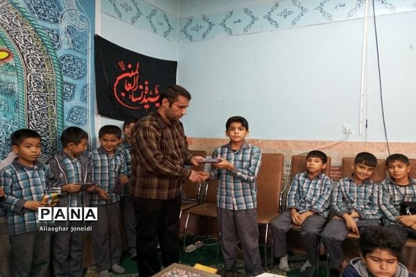 محفل انس با قرآن درآموزشگاه شیخ جنید شهرستان پیشوا