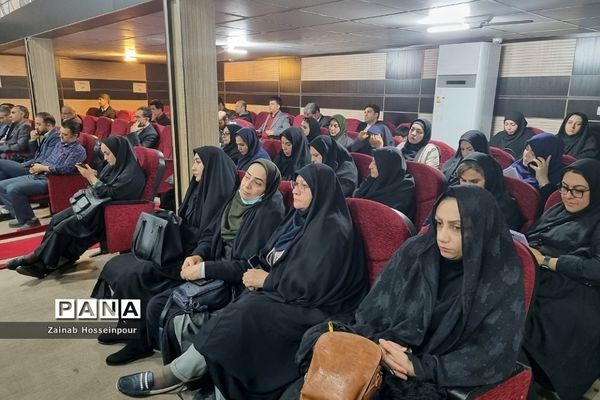 جلسه آموزشی با موضوع پیشگیری از بیماریهای واگیر در کانون شهید کافی شهریار