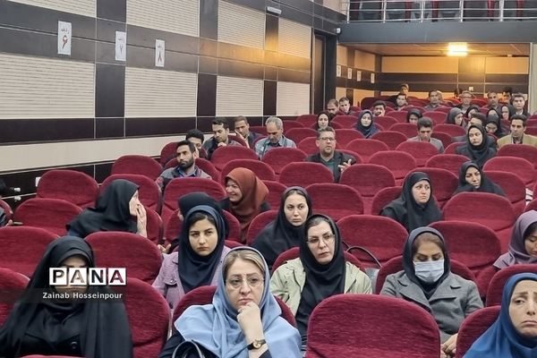 جلسه آموزشی با موضوع پیشگیری از بیماریهای واگیر در کانون شهید کافی شهریار