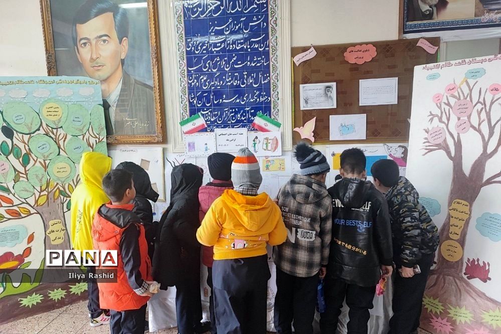 نمایشگاه آسیب‌های اجتماعی و نوجوان سالم در شهرستان قرچک