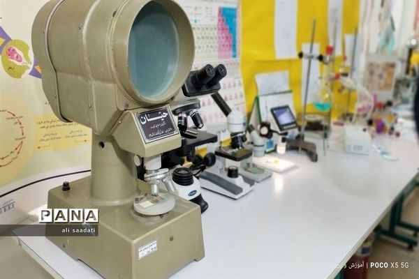 بازید مدیر آموزش و‌ پرورش شهرستان کلات از نمایشگاه هفته پژوهش و فناوری پژوهشسرای ابوریحان