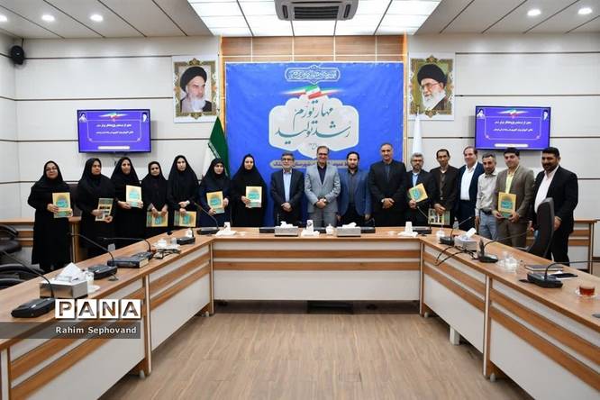 مراسم تجلیل از فرهنگیان و دانشآموزان افتخارآفرین اندیمشک