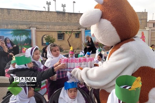 آیین استانی توزیع شیر رایگان در مدارس فارس