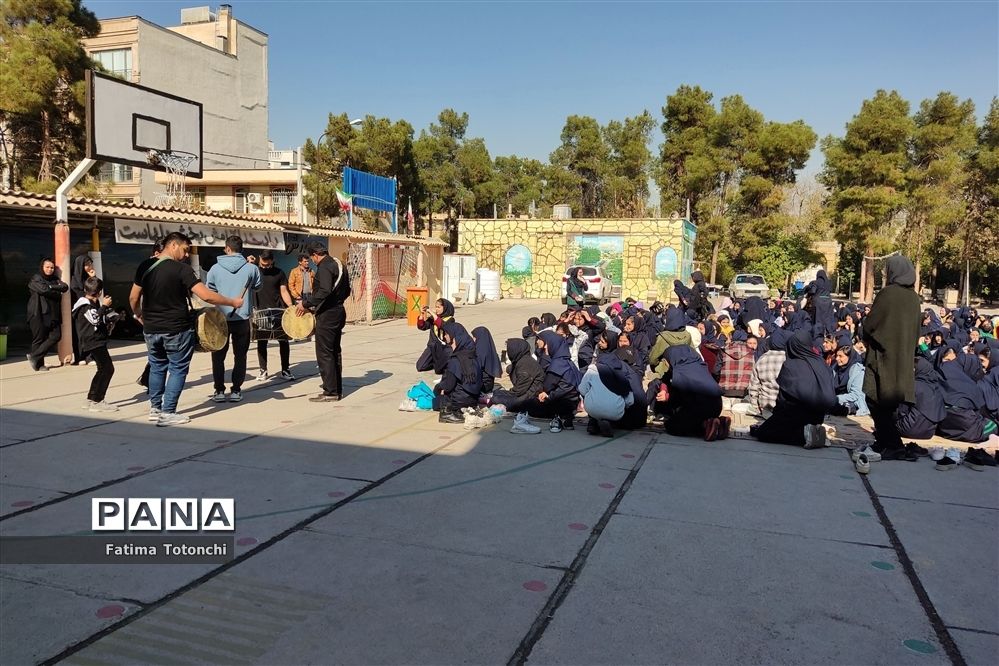 برگزاری مراسم شهادت حضرت زهرا(س) در دبیرستان دخترانه حاج علی اکبر گراشی شیراز