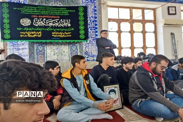 میزبانی دانش‌آموزان شهرستان گلوگاه از شهید گمنام دفاع مقدس