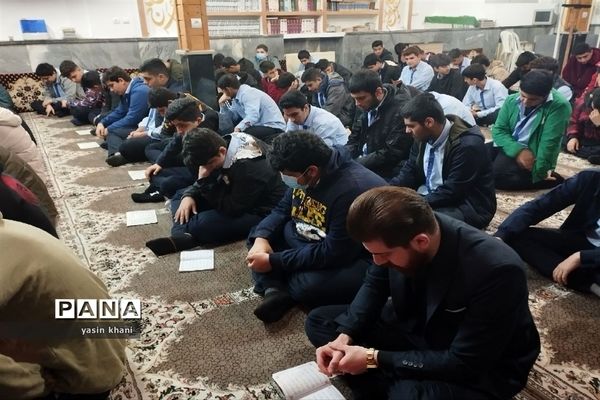 مراسم معنوی زیارت عاشورا در مسجد جامع سلمانشهر