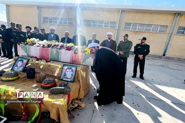 مراسم استقبال از پیکر شهید گمنام در مدارس پسرانه سطح شهرستان مه ولات