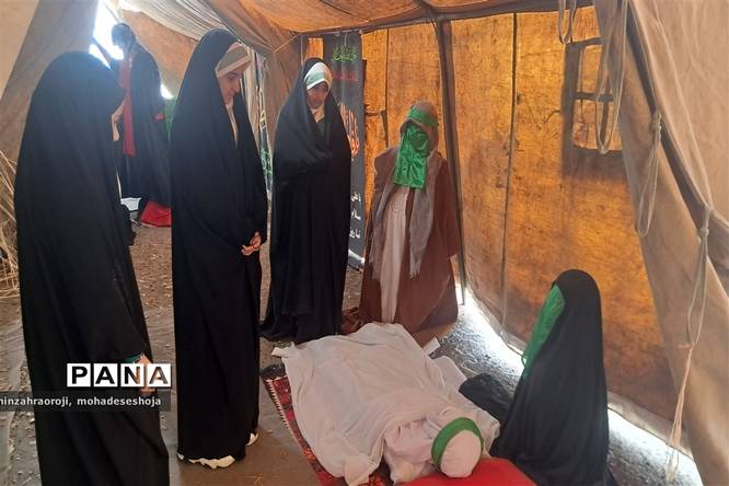 بازدید دانشآموزان مدارس فیروزکوه از نمایشگاه یاس کبود واقع در حوزه علمیه حضرت رقیه (س)