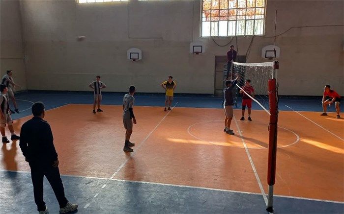 برگزاری پرشور مسابقات والیبال منطقه‌ای در آموزش و پرورش رودهن