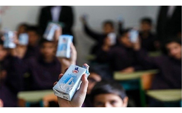 آغاز توزیع شیر در مدارس شهرستان قلعه گنج/فیلم