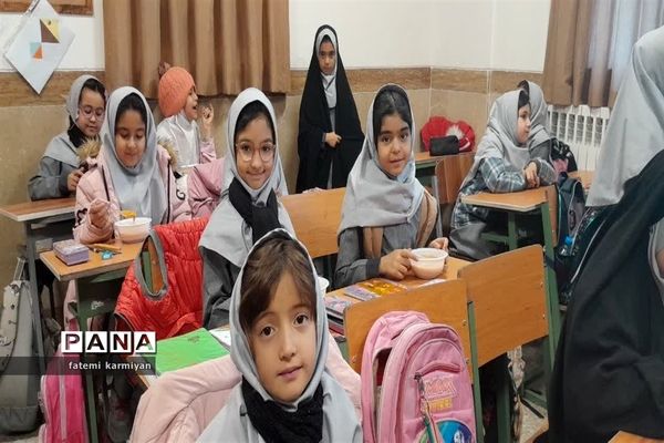 برگزاری عزاداری دبستان دخترانه احدیان ناحیه ۶ مشهد