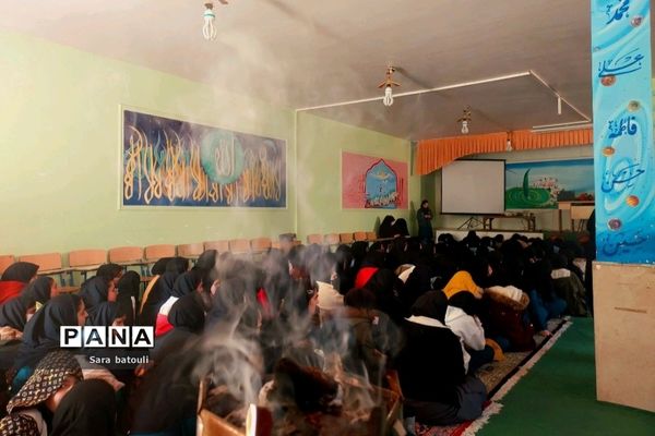 مراسم شهادت مادر دو عالم با رنگ و بوی پرچم قمر بنی هاشم(ع)