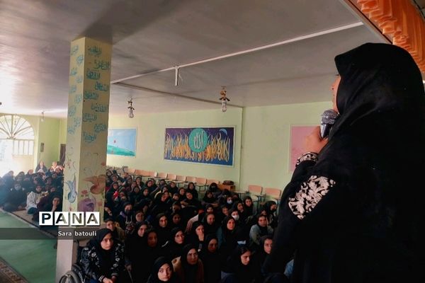 مراسم شهادت مادر دو عالم با رنگ و بوی پرچم قمر بنی هاشم(ع)