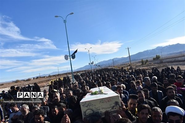 تشییع شهید گمنام در روستای احمد آباد بخش مرکزی بهاباد