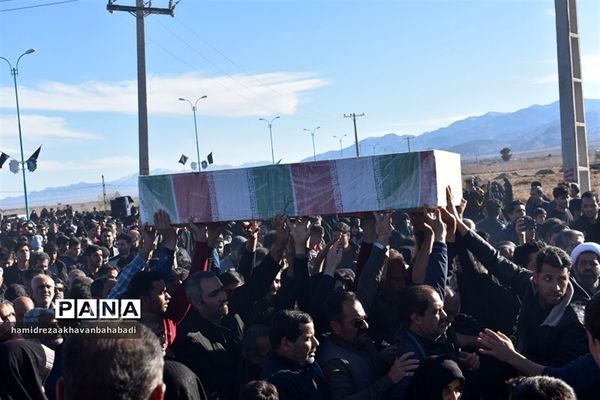 تشییع شهید گمنام در روستای احمد آباد بخش مرکزی بهاباد