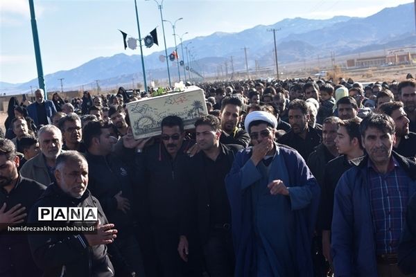 تشییع شهید گمنام در روستای احمد آباد بخش مرکزی بهاباد