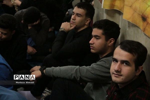 مراسم پرفیض زیارت عاشورا در دبیرستان آل یاسین(ع) ناحیه یک شهرری