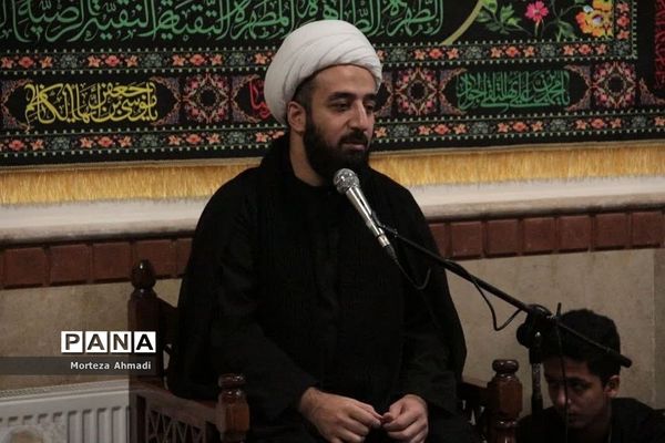مراسم پرفیض زیارت عاشورا در دبیرستان آل یاسین(ع) ناحیه یک شهرری