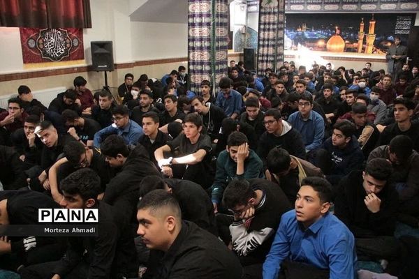مراسم پرفیض زیارت عاشورا در دبیرستان آل یاسین(ع) ناحیه یک شهرری