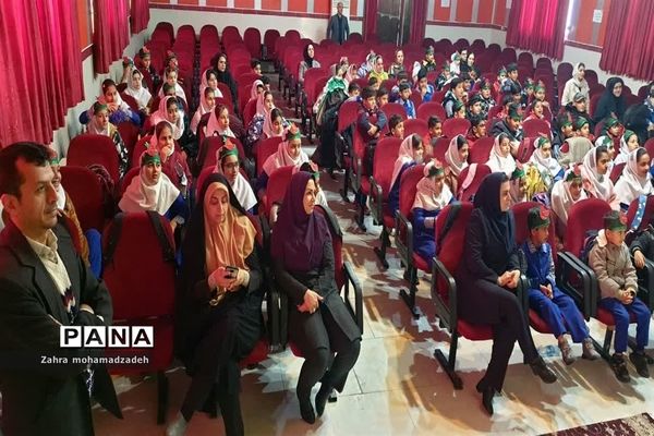 ویژه برنامه شب یلدا با حضور دانش‌آموزان در کانون فرهنگی تربیتی رضوان محمودآباد