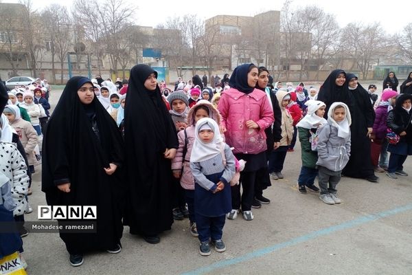 پویش یلدای مهربانی در مدارس حاشیه شهر