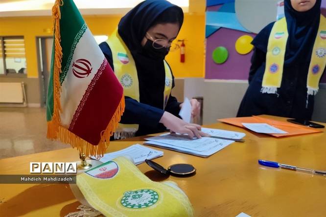 برگزاری انتخابات هیات رئیسه شورای دانش‌آموزی آموزش و پرورش ناحیه ۶