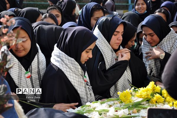 وداع با شهید گمنام در دبیرستان دخترانه شهید‌دستغیب ناحیه 3 شیراز