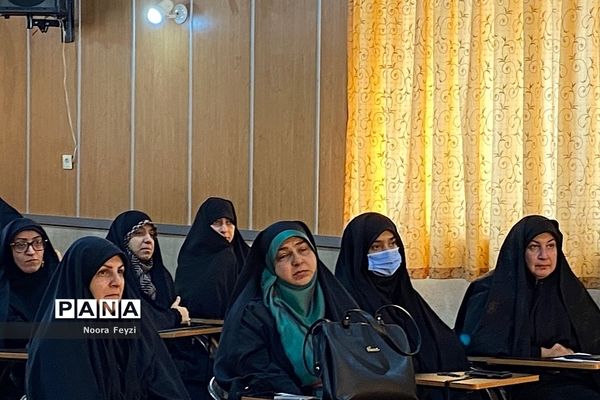 ‌جلسه تبیین ‌طرح امین و برنامه‌‌ فراگیر پرورشی در ‌شهرری