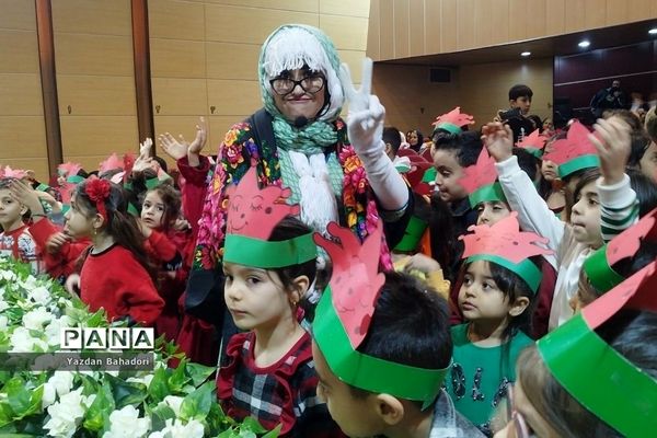 جشن یلدا برای دانش‌آموزان شهرستان شهریار