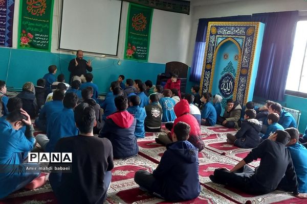 برگزاری جلسات حلقه صالحین در دبیرستان  دوره‌اول سما رودهن