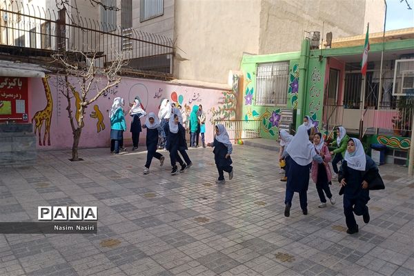 افتتاحیه طرح صد روز صد مسابقه و مسابقه داژبال در دبستان سارا شهرستان ملارد